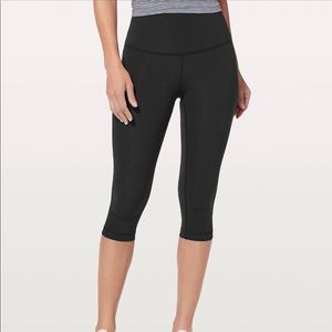 Lululemon Wunder Under Luxtreme hi rise 1/2 tight